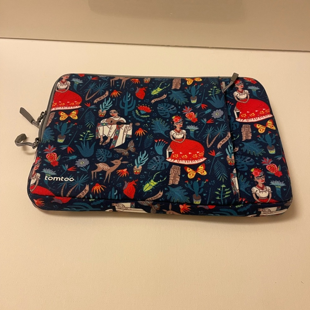 Protective laptop sleeve 13 inch
